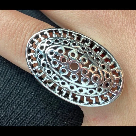 BN STERLING SILVER WOMENS RING - Picture 2 of 3